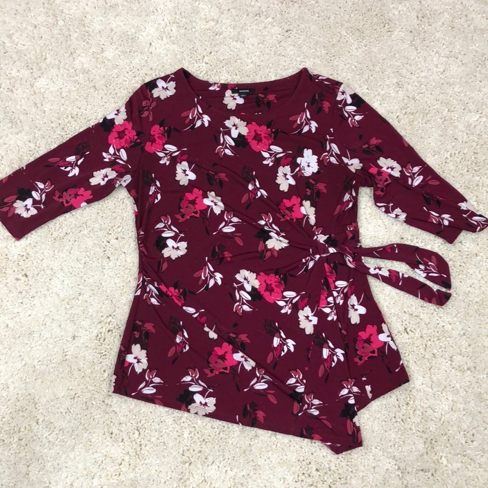 🌹Alfani 3/4 sleeve asymmetric hem ruched sides with side tie burgundy
